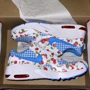 Youth air max size 5y